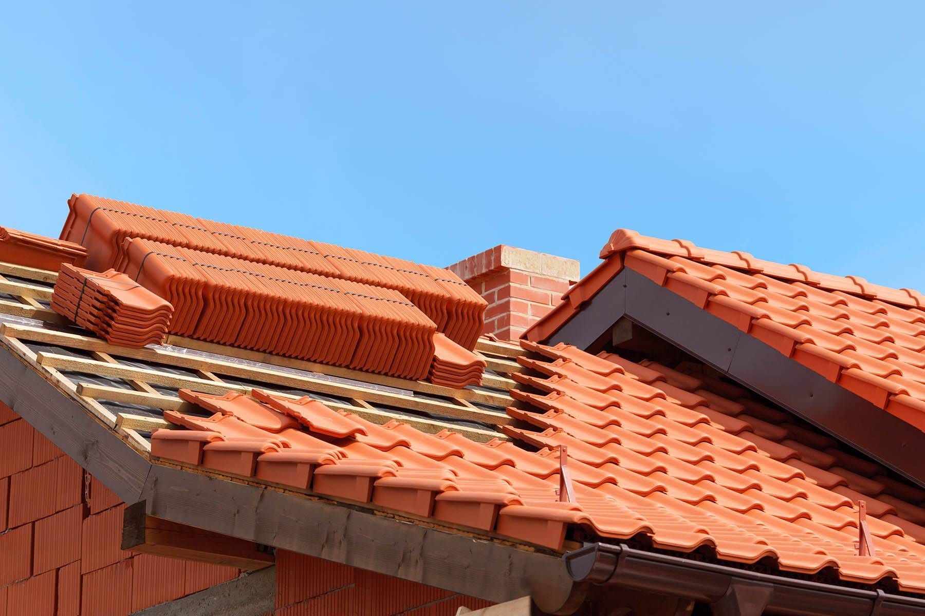 Rénovation de toiture en tuiles à Ensuès